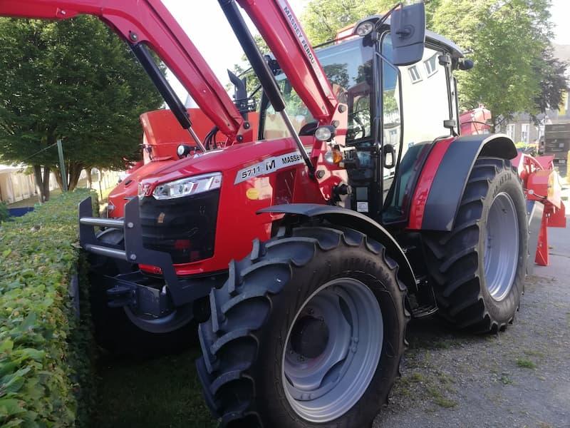 Massey Ferguson 5711