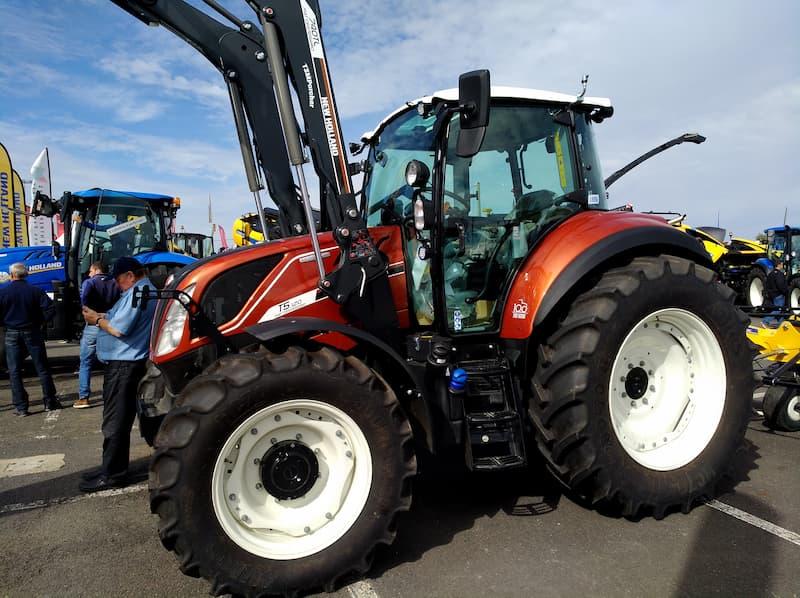 New Holland T5